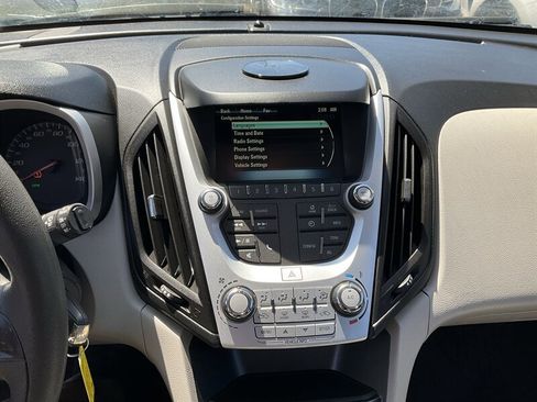 Used 2017 Chevrolet Equinox LS FWD image 34