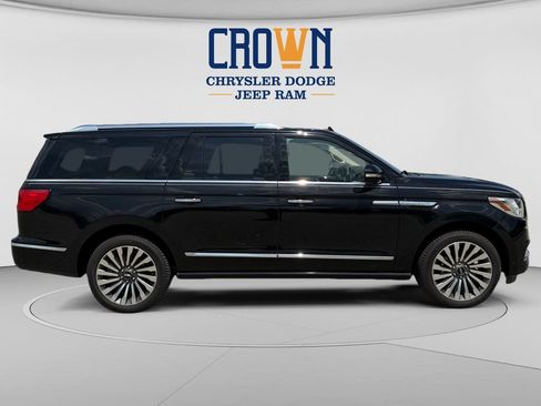 Used 2019 Lincoln Navigator L Reserve AWD/4WD image 2