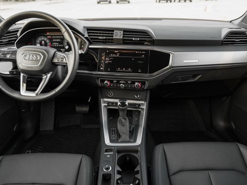 Certified 2025 Audi Q3 2.0T Premium w/ Convenience Package image 8