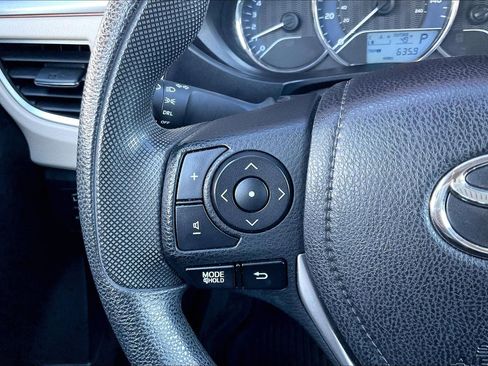 Used 2014 Toyota Corolla LE image 10