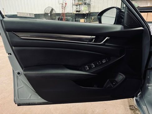 Used 2021 Honda Accord Sport image 12