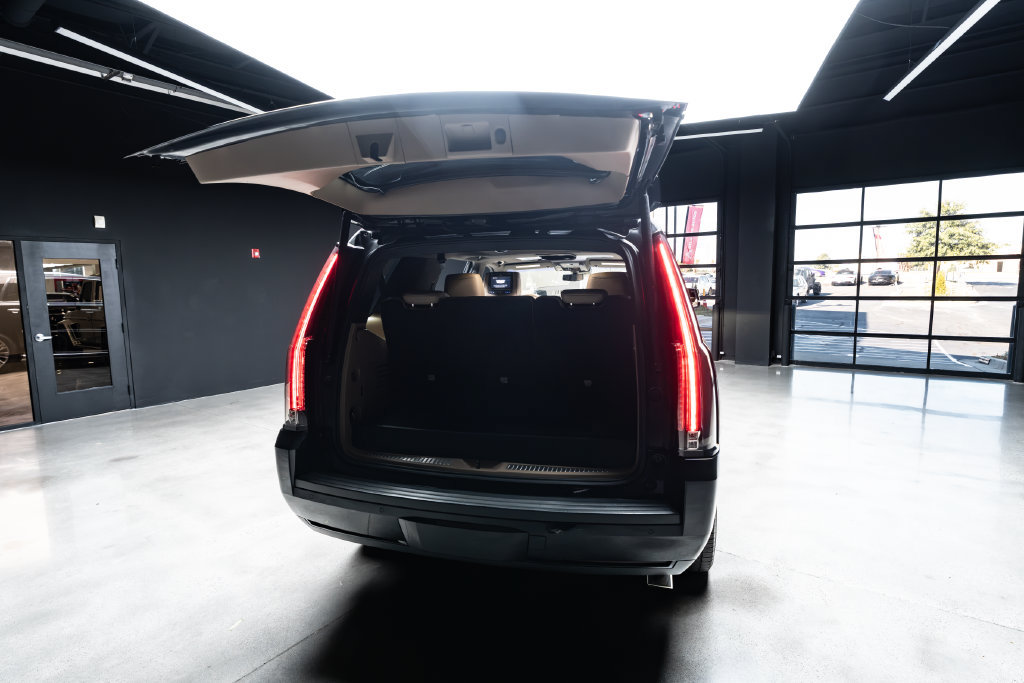 Used 2020 Cadillac Escalade Platinum AWD/4WD image 48