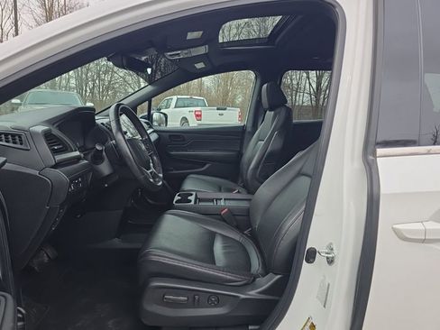 Used 2023 Honda Odyssey Sport image 15