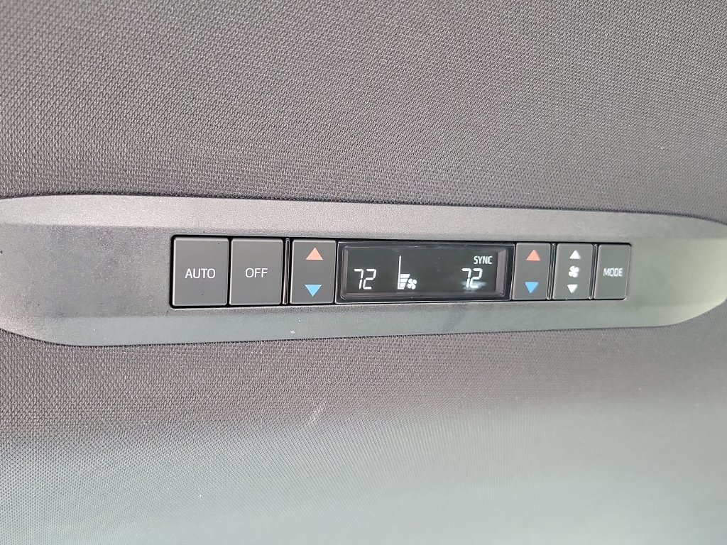 Used 2025 Toyota Sienna XSE FWD image 36
