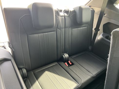 Used 2023 Volkswagen Tiguan SE R-Line FWD image 30