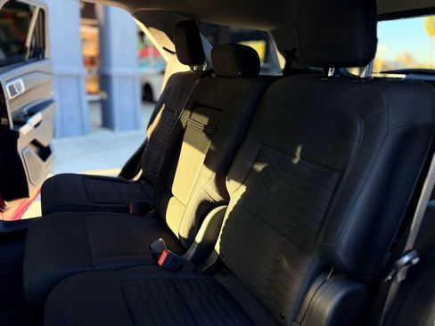 Used 2021 Ford Explorer XLT image 29