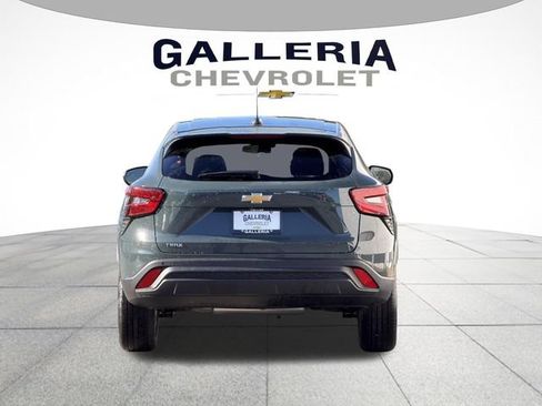 New 2026 Chevrolet Trax LS w/ LS Convenience Package FWD image 6