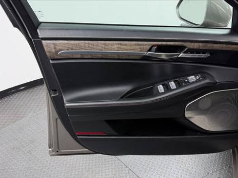 Used 2020 Genesis G90 5.0 Ultimate RWD image 17