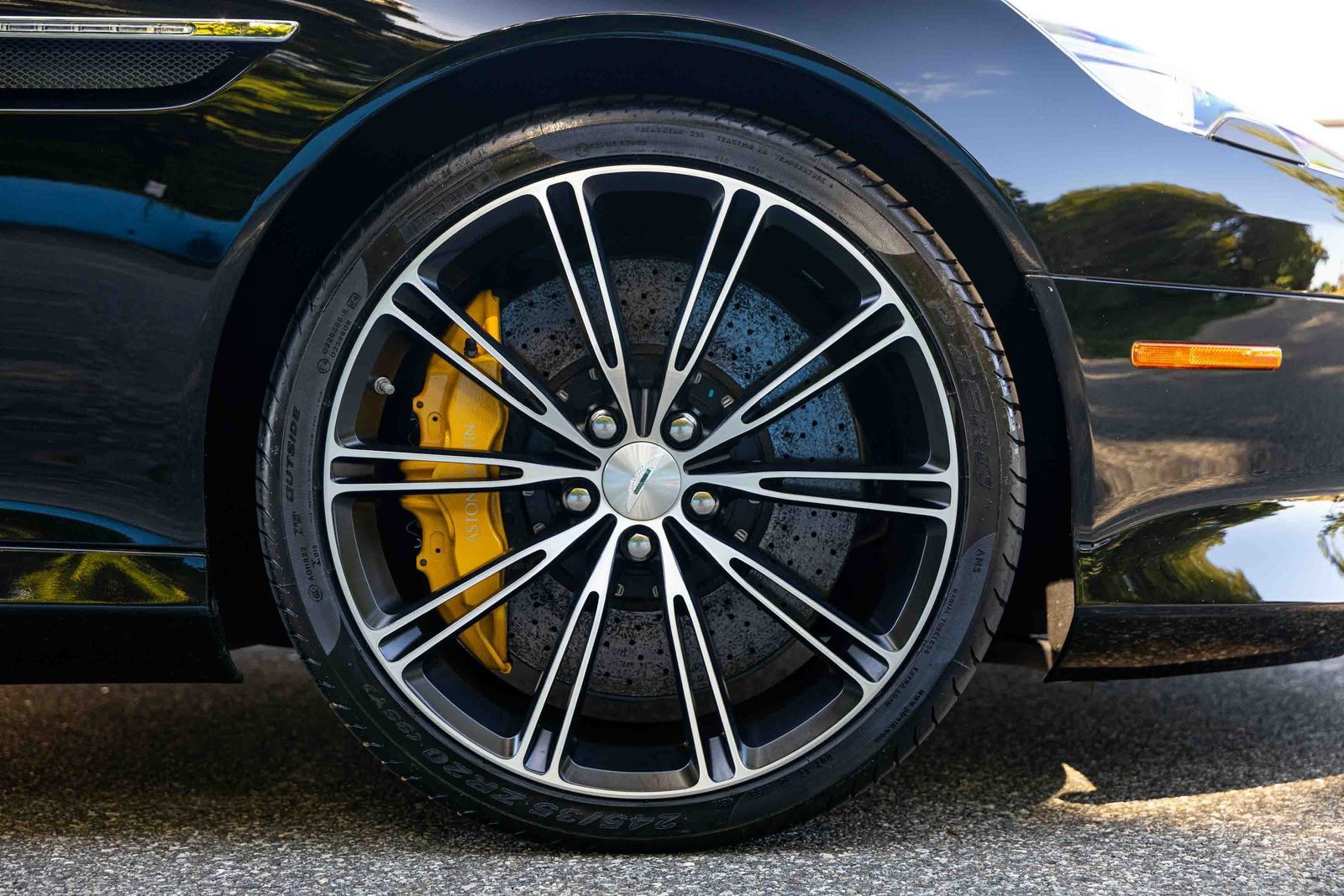 Used 2013 Aston Martin DB9 Volante RWD image 46
