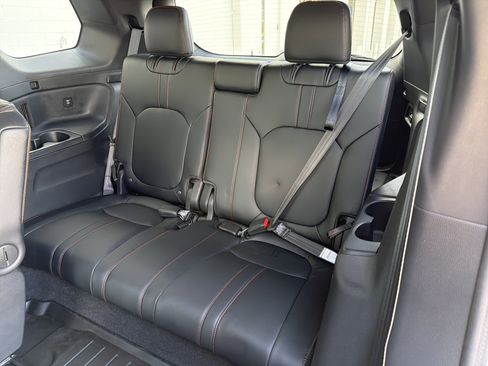 Used 2025 Honda Pilot TrailSport image 27