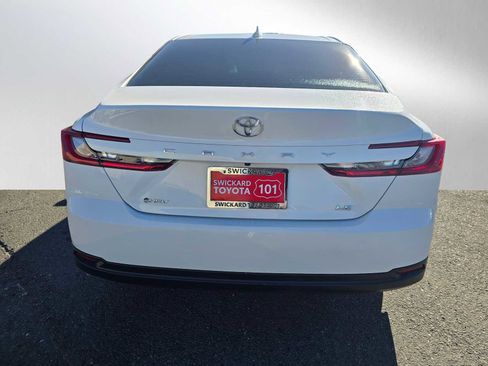 Used 2025 Toyota Camry LE image 4