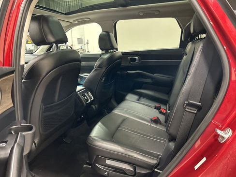 Used 2023 Kia Sorento S w/ Panoramic Sunroof Package image 27