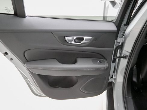 New 2026 Volvo V60 B5 Cross Country Ultra w/ Climate Package image 18