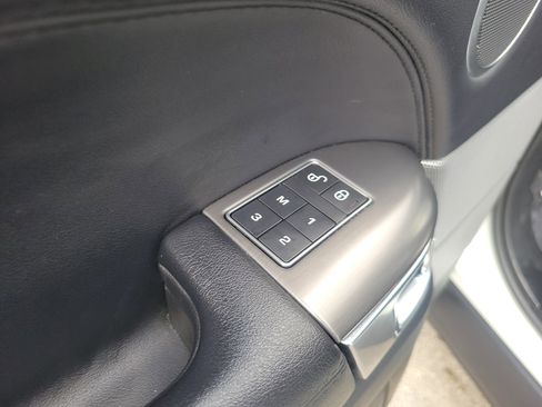 Used 2018 Land Rover Range Rover Sport SE AWD/4WD image 25