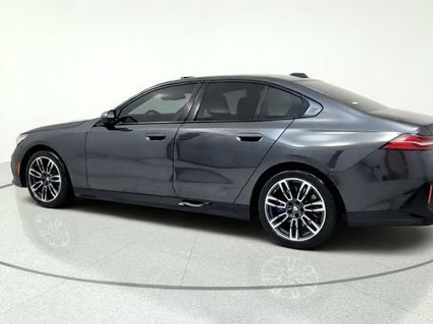 Used 2026 BMW 530i w/ M Sport Package RWD image 6