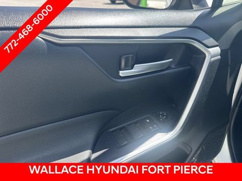 Used 2020 Toyota RAV4 XLE AWD/4WD image 20