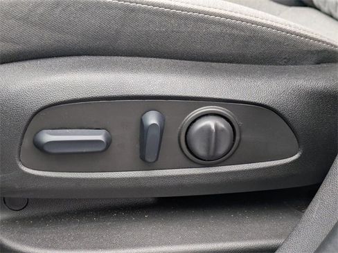 Used 2024 Chevrolet Equinox LT image 22