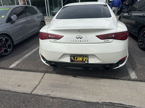 Used 2019 INFINITI Q60 3.0t Luxe w/ Essential Package image 12