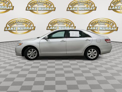 Used 2010 Toyota Camry LE FWD image 8