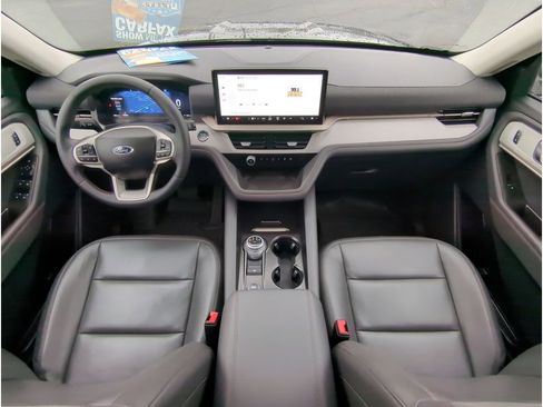 Used 2025 Ford Explorer Active w/ Active Comfort Package image 13