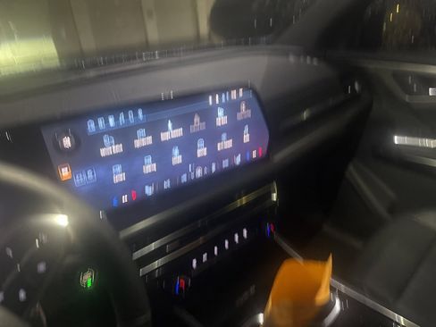 Used 2026 Chevrolet Traverse LT image 9