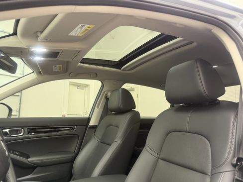 Used 2022 Honda Civic Touring image 13