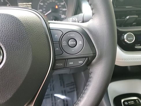 Certified 2023 Toyota Corolla SE image 15