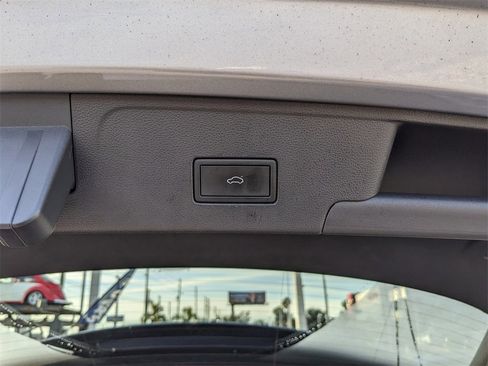 Certified 2023 Volkswagen Atlas Cross Sport SE w/ Panoramic Sunroof Package image 12