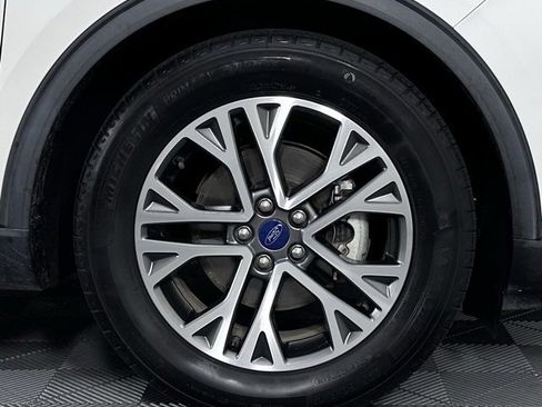 Used 2020 Ford Escape SEL image 10