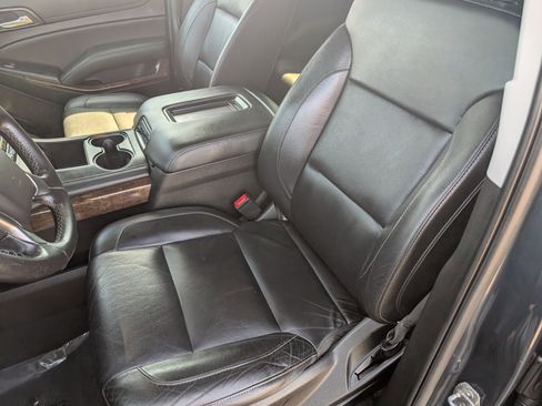 Used 2019 Chevrolet Tahoe LT w/ RST Edition image 10