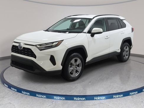 Certified 2022 Toyota RAV4 XLE w/ Carpet Mat Package (TMS) AWD/4WD image 1