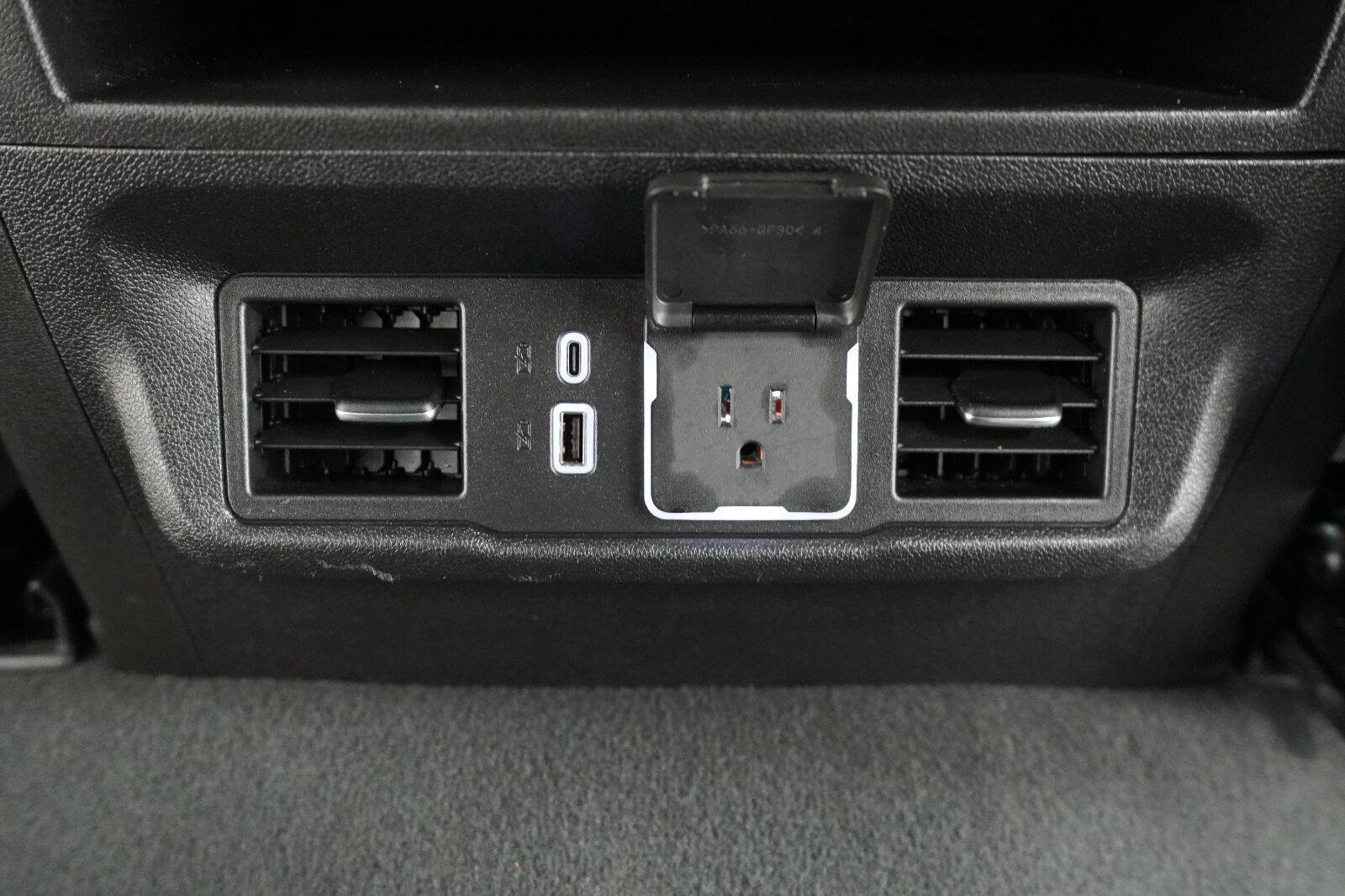 Used 2025 Chevrolet Silverado 1500 LT RWD image 24