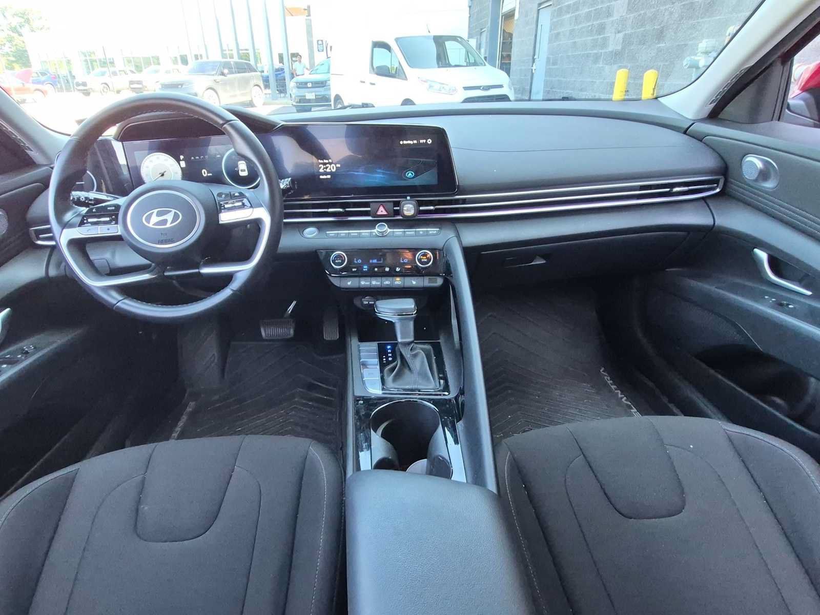 Used 2024 Hyundai Elantra SEL w/ Convenience Package FWD image 15