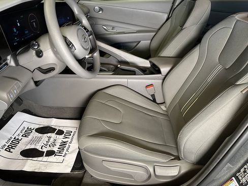 Used 2024 Hyundai Elantra SEL FWD image 19
