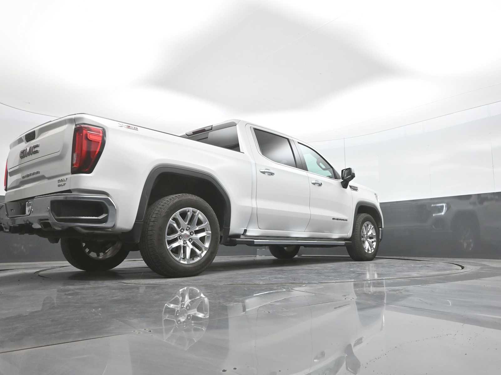 Used 2021 GMC Sierra 1500 SLT w/ SLT Premium Plus Package AWD/4WD image 51