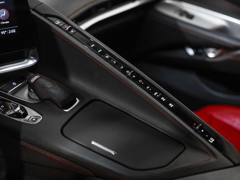 Used 2022 Chevrolet Corvette Stingray Coupe w/ 1LT RWD image 27