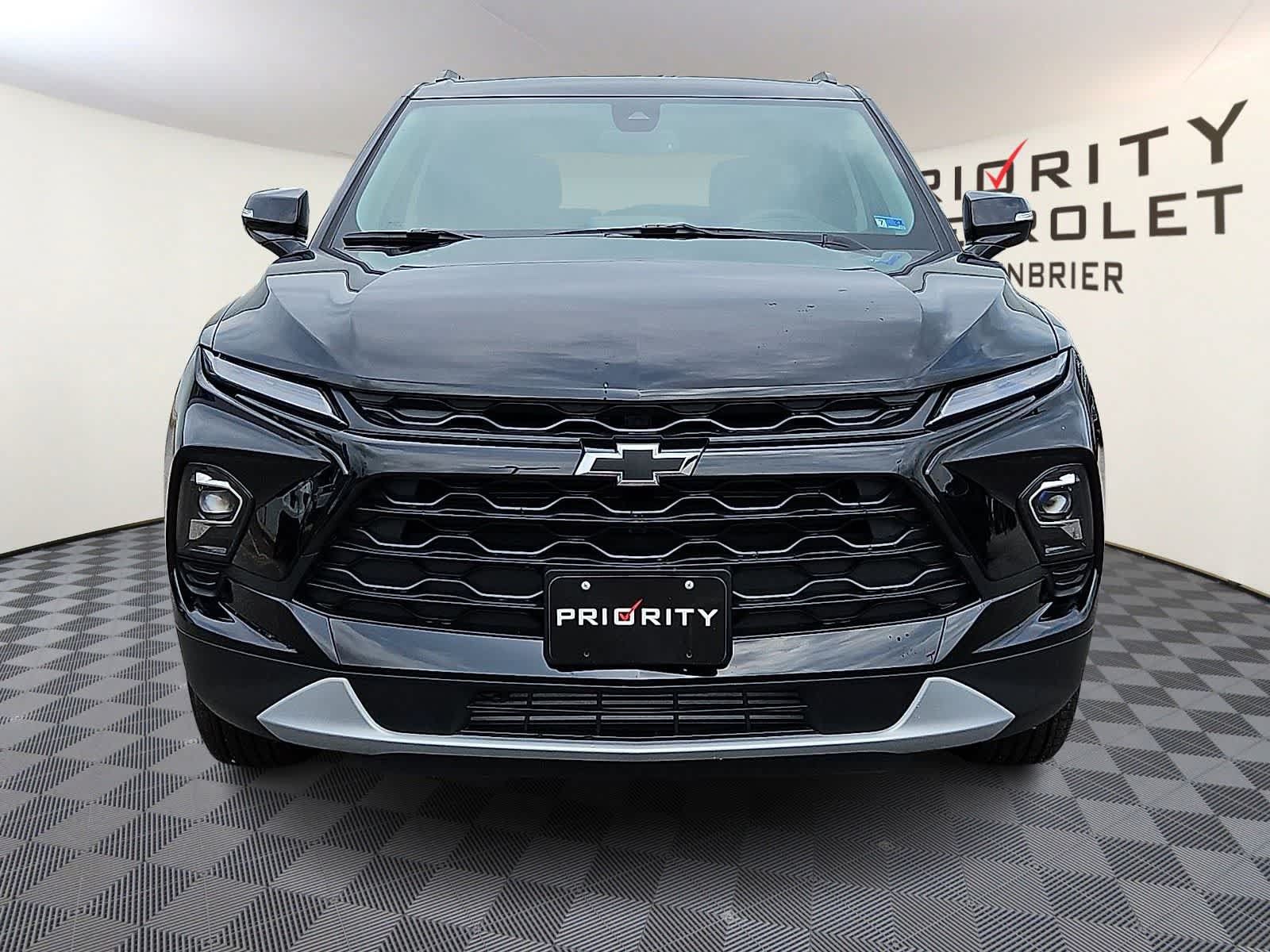 New 2026 Chevrolet Blazer LT w/ Midnight/Sport Edition FWD image 2