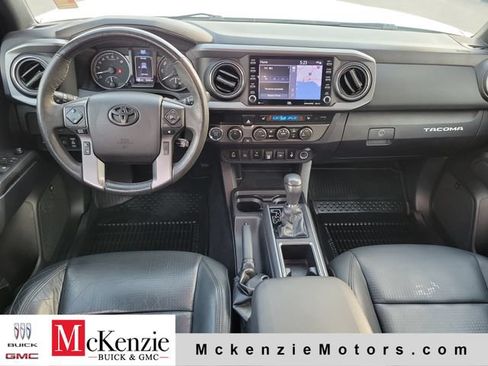 Used 2021 Toyota Tacoma TRD Off-Road w/ TRD Premium Off Road Package AWD/4WD image 25
