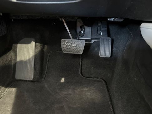 Used 2018 Honda Accord EX-L image 39