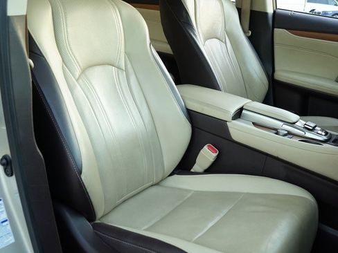 Used 2016 Lexus RX 450h AWD image 10