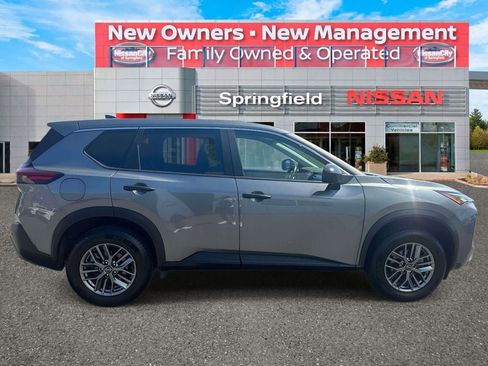Used 2023 Nissan Rogue S image 4