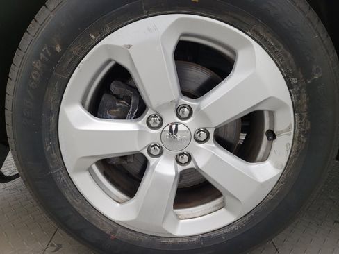 Used 2018 Jeep Compass Latitude FWD image 31