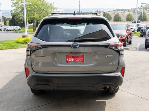 Used 2025 Subaru Forester Touring AWD/4WD image 6