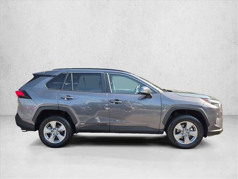 Used 2025 Toyota RAV4 XLE AWD/4WD image 4
