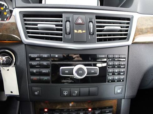 Used 2012 Mercedes-Benz E 350 4MATIC Sedan image 17