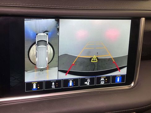 Used 2022 GMC Yukon Denali w/ Denali Premium Package image 31