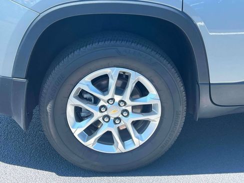Used 2023 Chevrolet Traverse LS w/ Safety Package FWD image 10