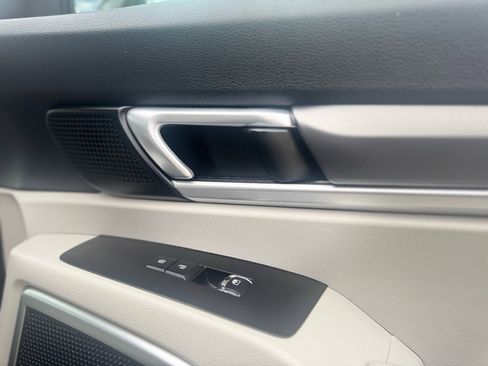 Used 2020 Kia Telluride S w/ S 8 Passenger Seating Package image 37