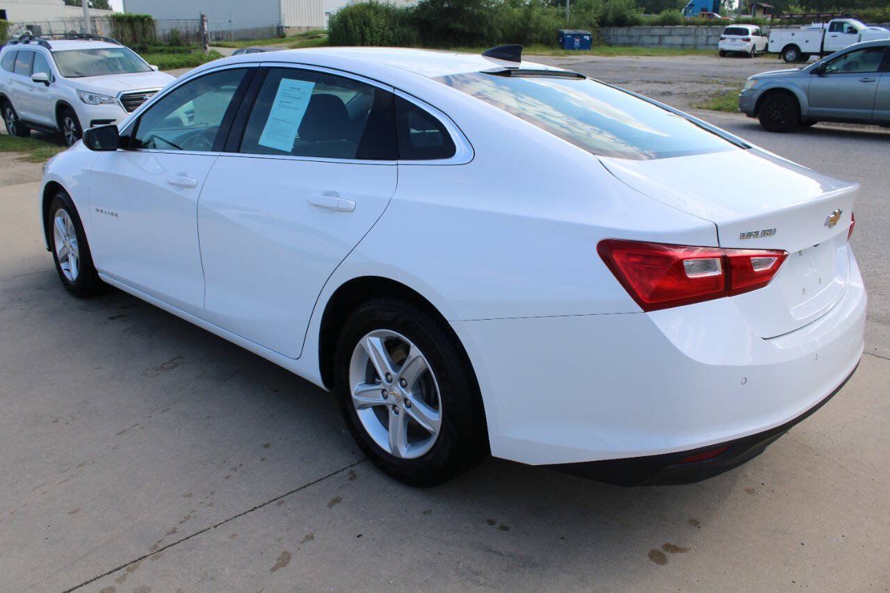 Used 2024 Chevrolet Malibu LS w/ Driver Confidence Package FWD image 4