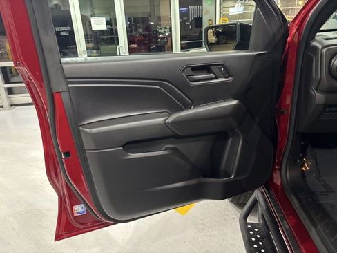 Used 2023 Chevrolet Colorado Trail Boss w/ Technology Package image 15